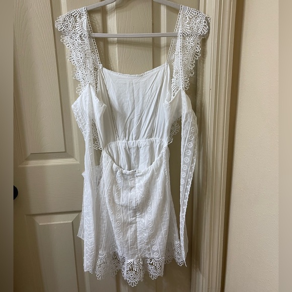 IVORY White Dress - Picture 4 of 4